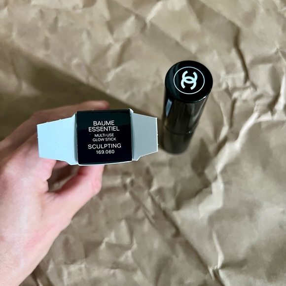 CHANEL BAUME ESSENTIEL NIB - Picture 6 of 15